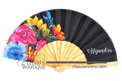 creaciones mc abanicos negros con flores xv anos - Abanicos Personalizados